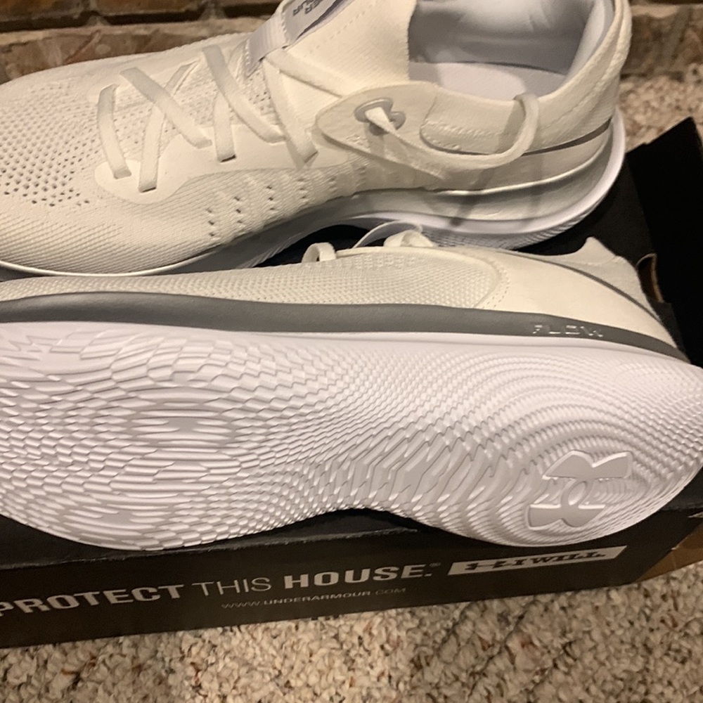 Under Armor Women’s Flow Synchronicity Shoes - Picture 3 of 3